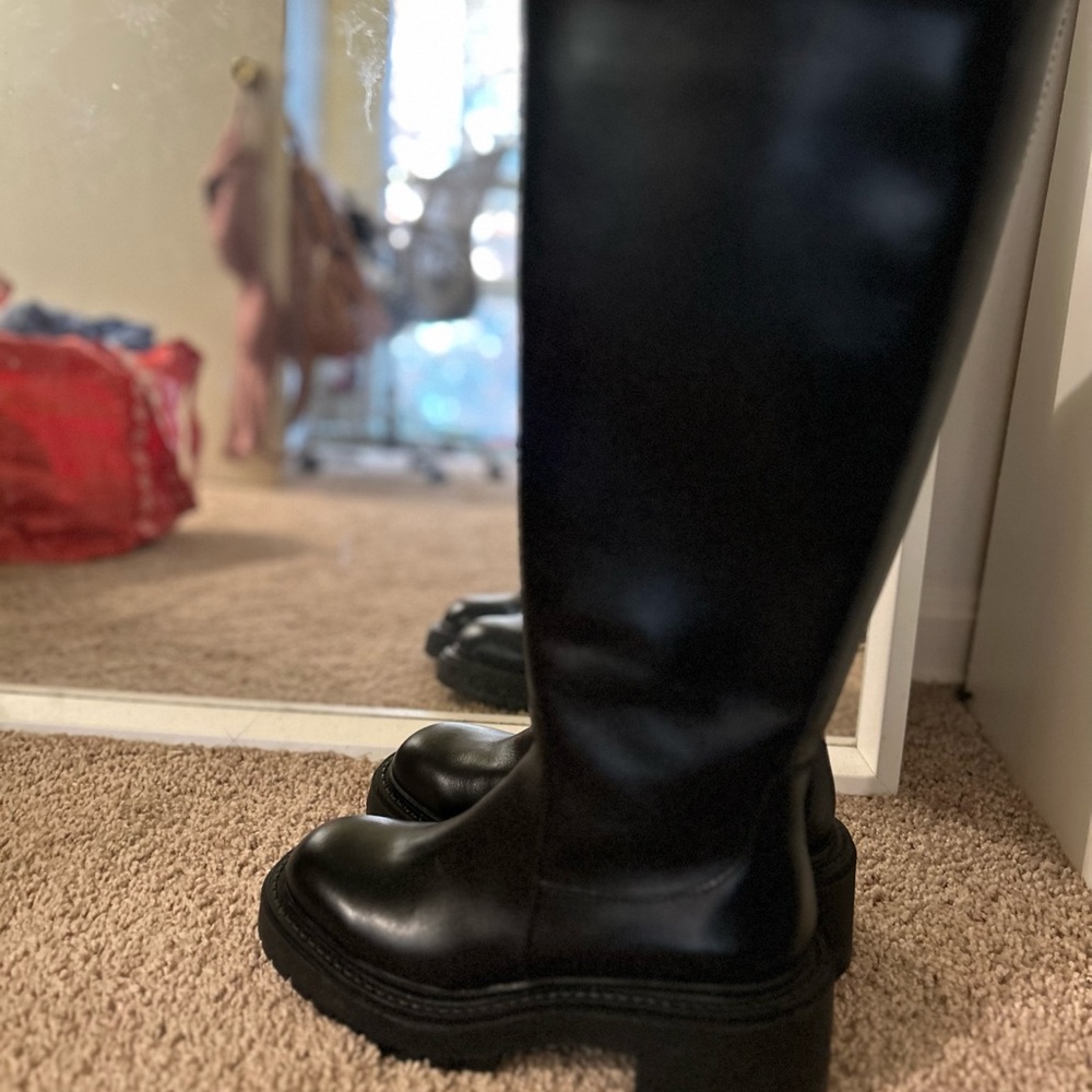 Log Sole Knee High Leather Boots